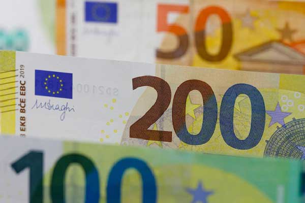 视频|Token出海或迎风口？盲目跟风等于送学费 MiniMax出海真相：C端收入不到Open AI的0.5%